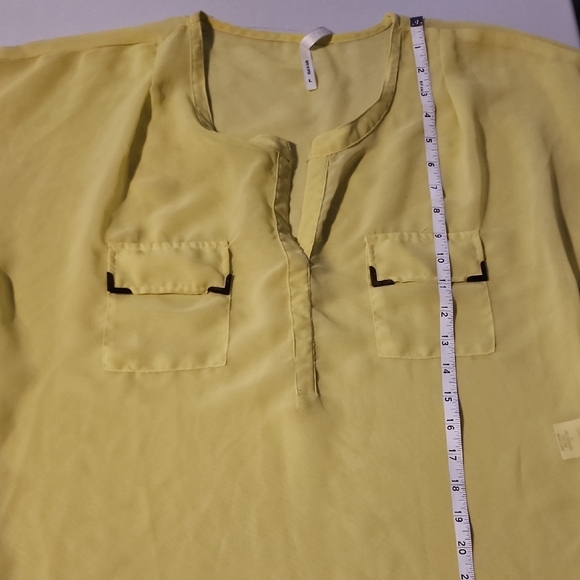 Live 4 Truth Yellow Cuffed Sleeve Polo Blouse - Picture 6 of 8
